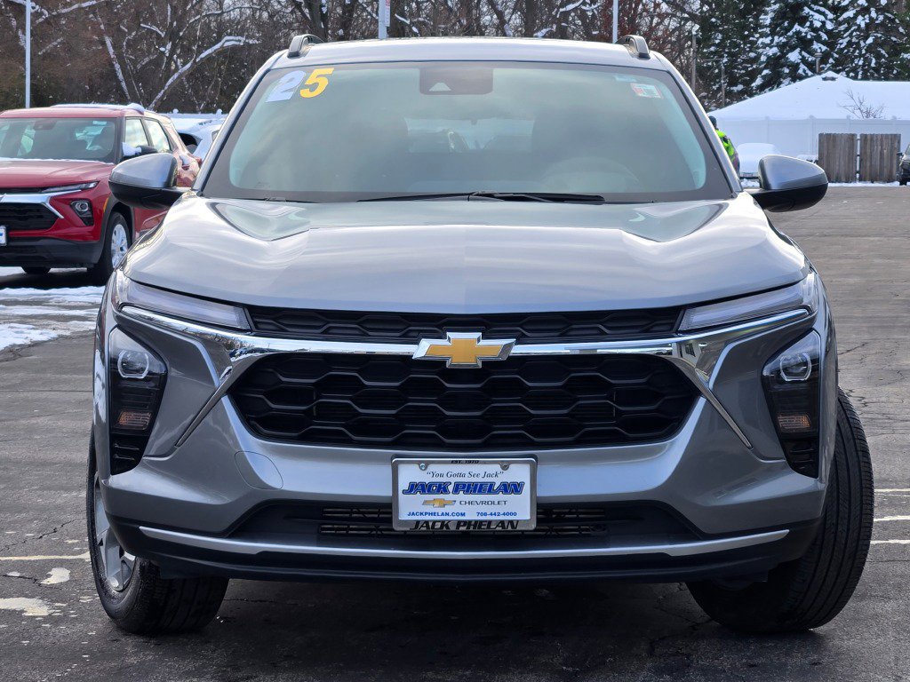 Certified 2025 Chevrolet Trax LT w/ LT Convenience Package image 3