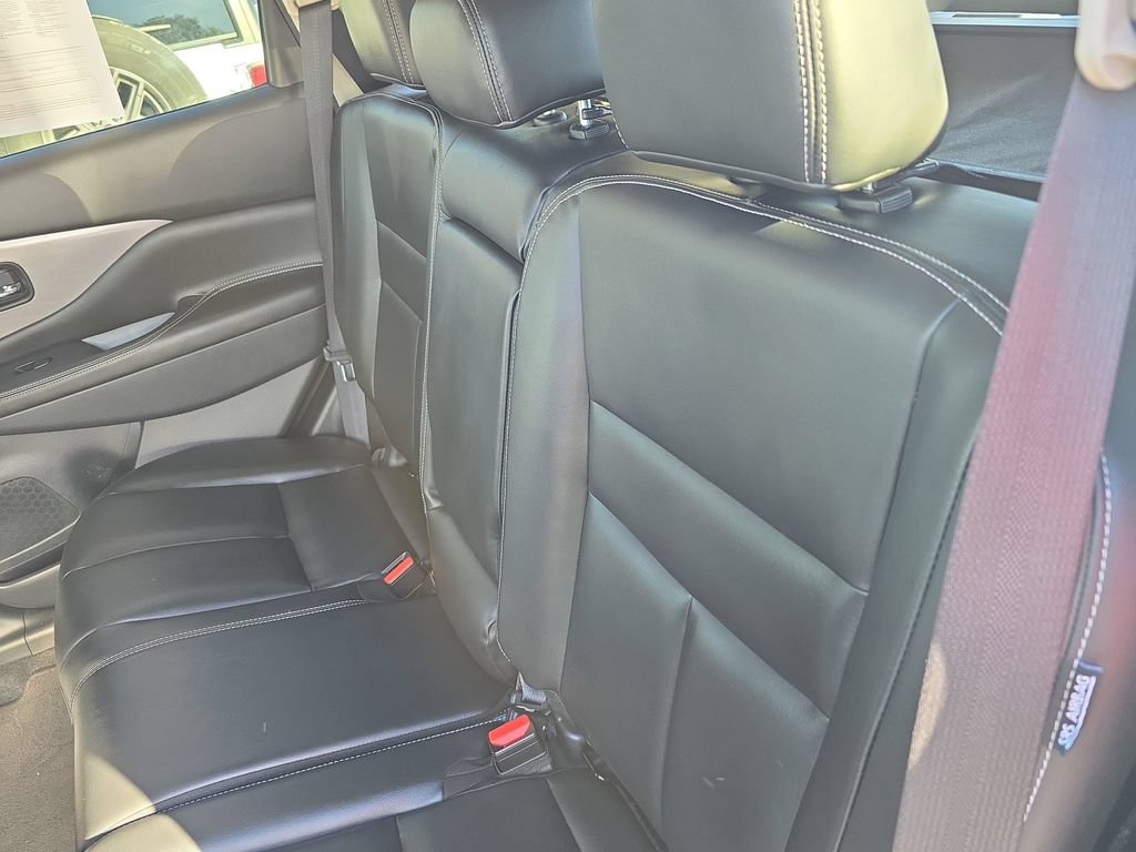 Used 2022 Nissan Murano SV w/ Cargo Package AWD/4WD image 13