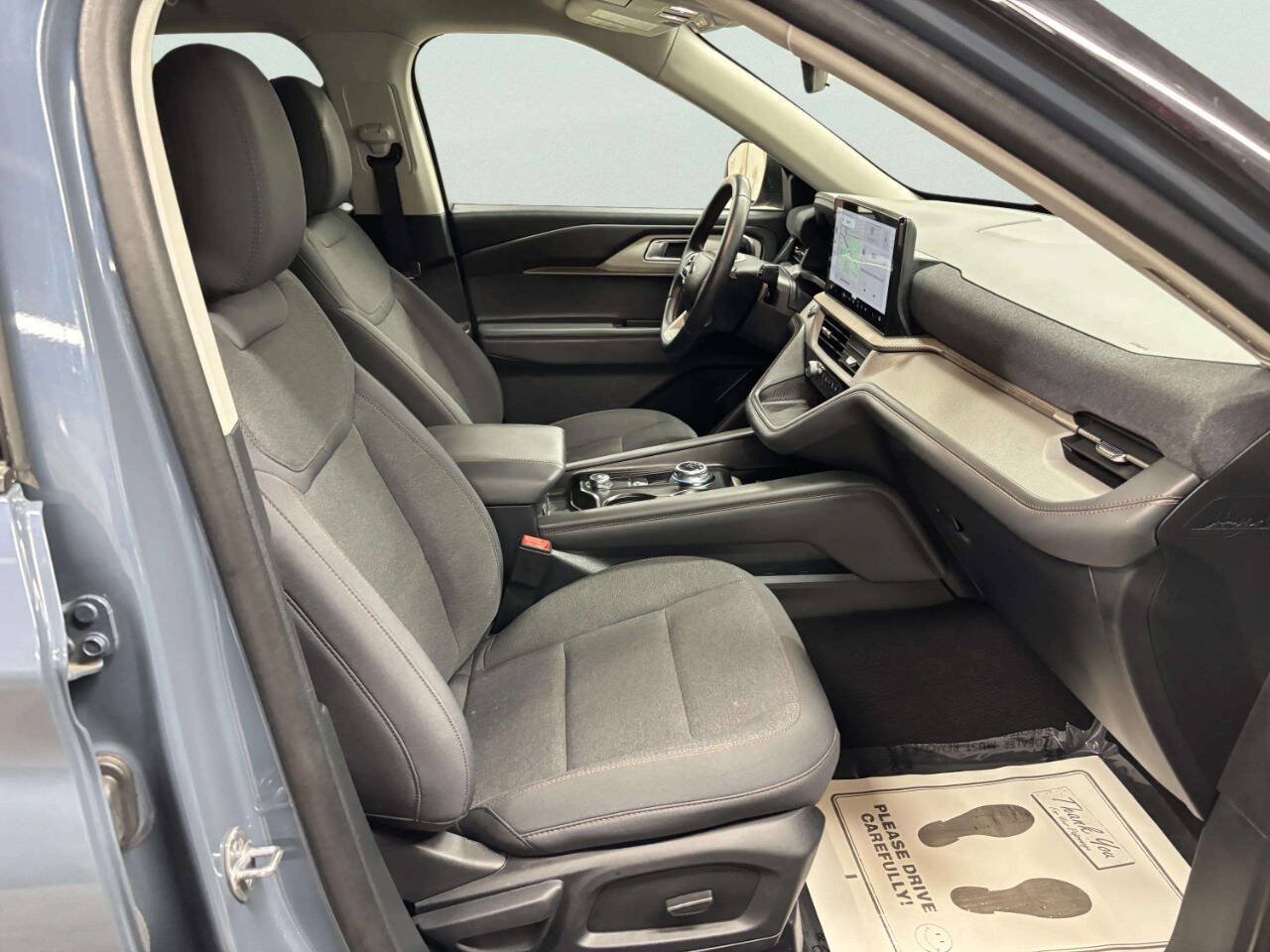 Used 2025 Ford Explorer Active AWD/4WD image 23