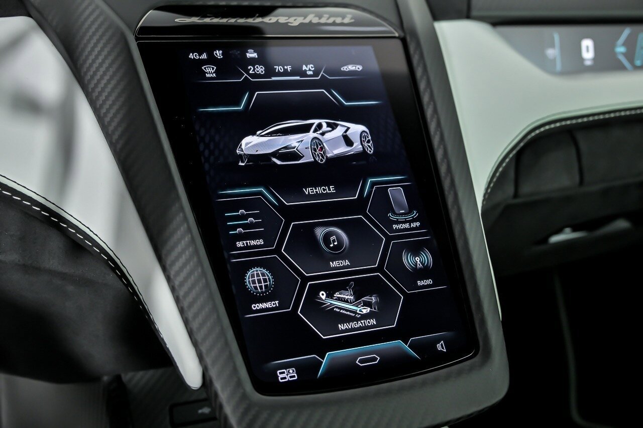 Used 2024 Lamborghini Revuelto image 39