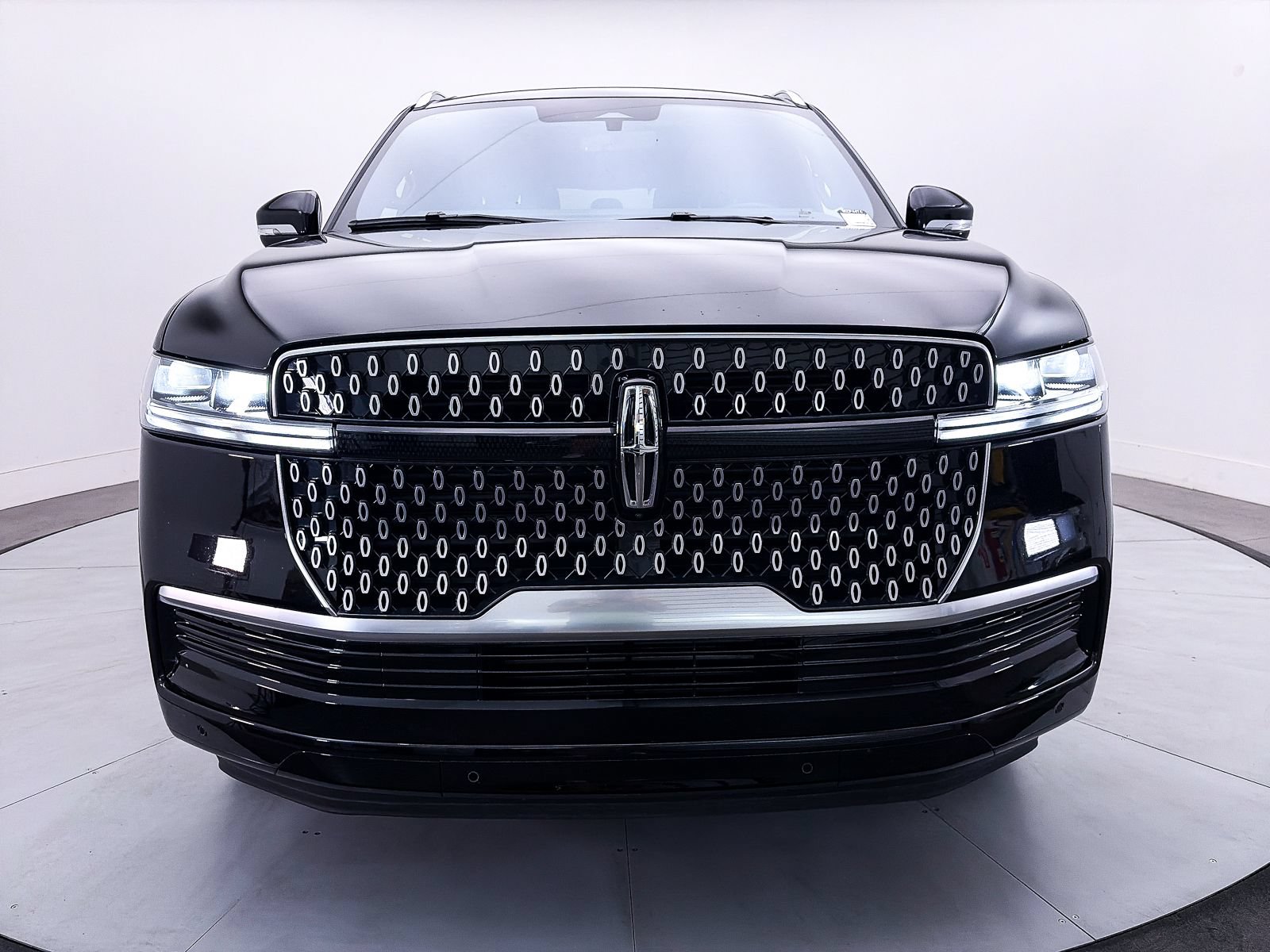 Used 2025 Lincoln Navigator Reserve AWD/4WD image 14
