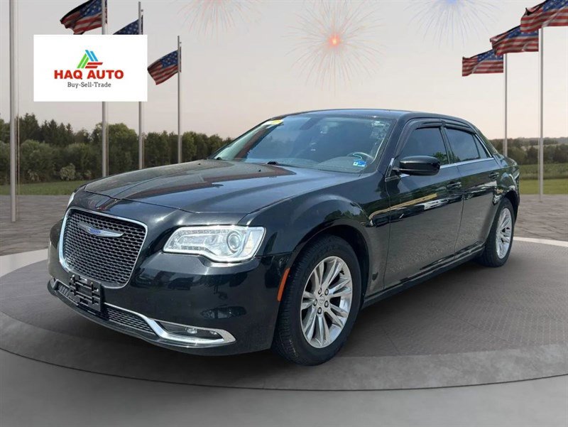 Used 2020 Chrysler 300 Touring w/ Driver Convenience Group image 1
