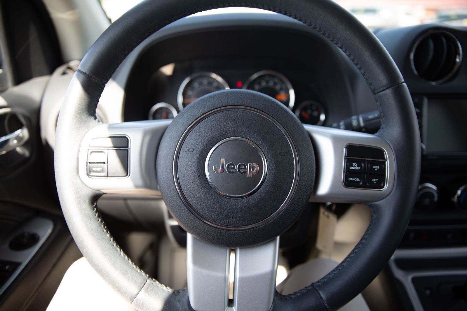 Used 2016 Jeep Compass Latitude AWD/4WD image 10