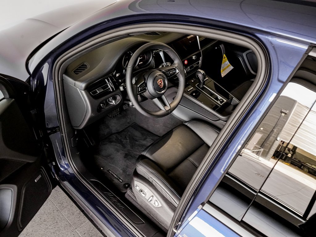 New 2026 Porsche Macan image 4
