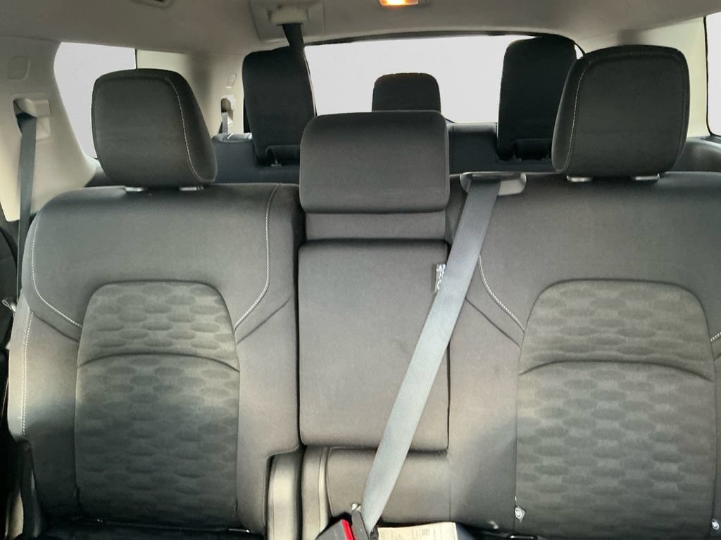 Used 2025 Nissan Pathfinder SV AWD/4WD image 13