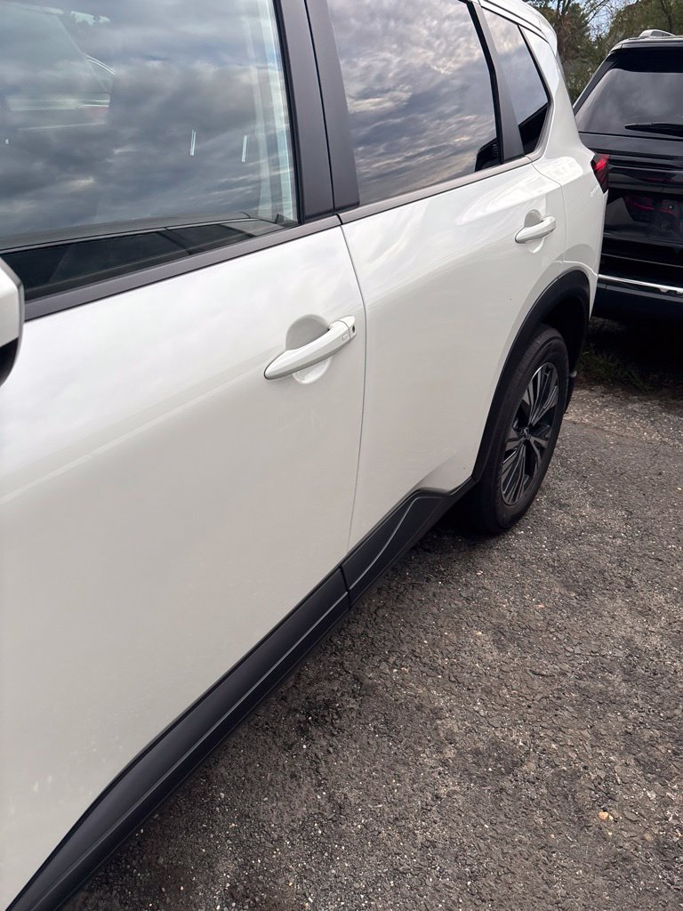Certified 2023 Nissan Rogue SV w/ SV Premium B Package AWD/4WD image 5