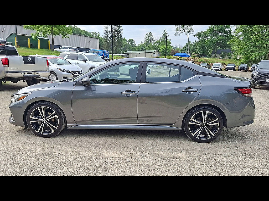 Used 2022 Nissan Sentra SR w/ Electronics Package FWD image 5