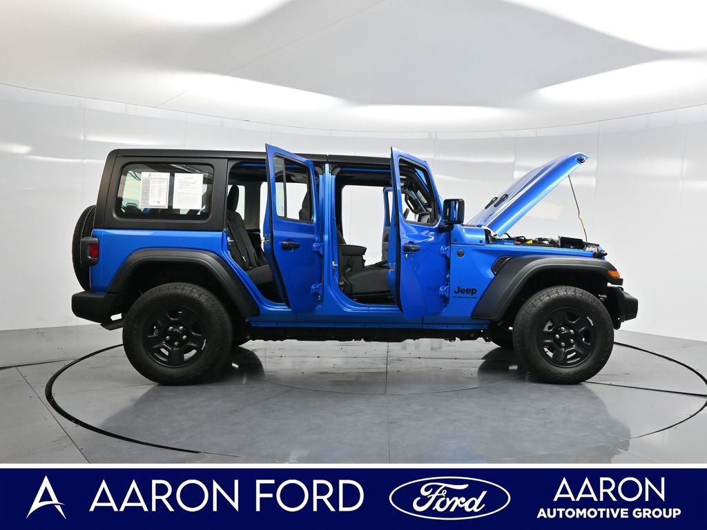 Used 2025 Jeep Wrangler Sport image 4
