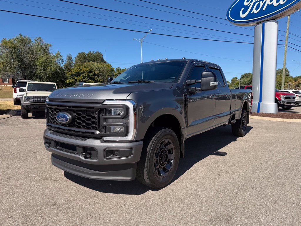 Used 2024 Ford F250 Lariat w/ Sport Appearance Package AWD/4WD image 3