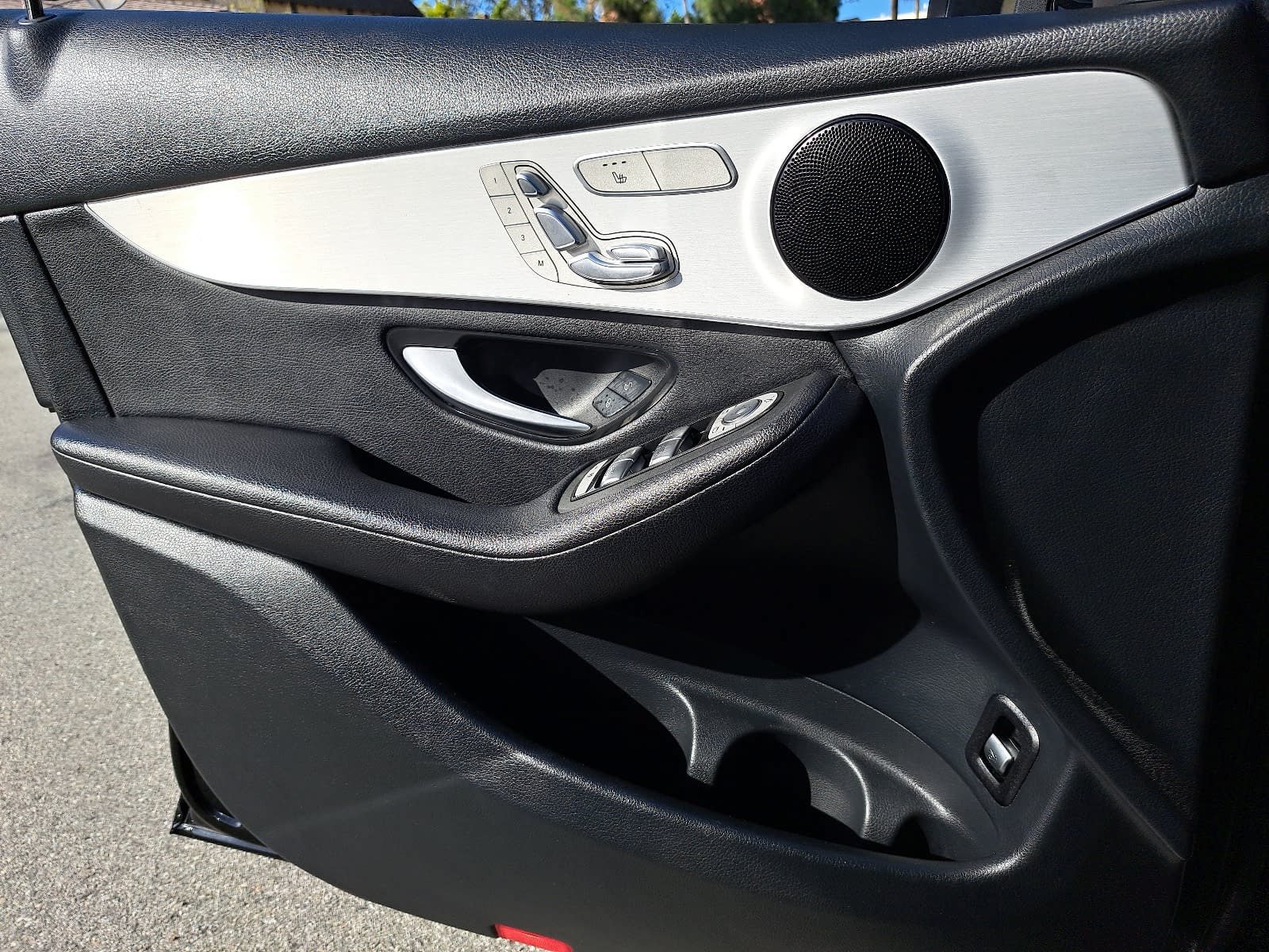Used 2021 Mercedes-Benz GLC 300 image 30