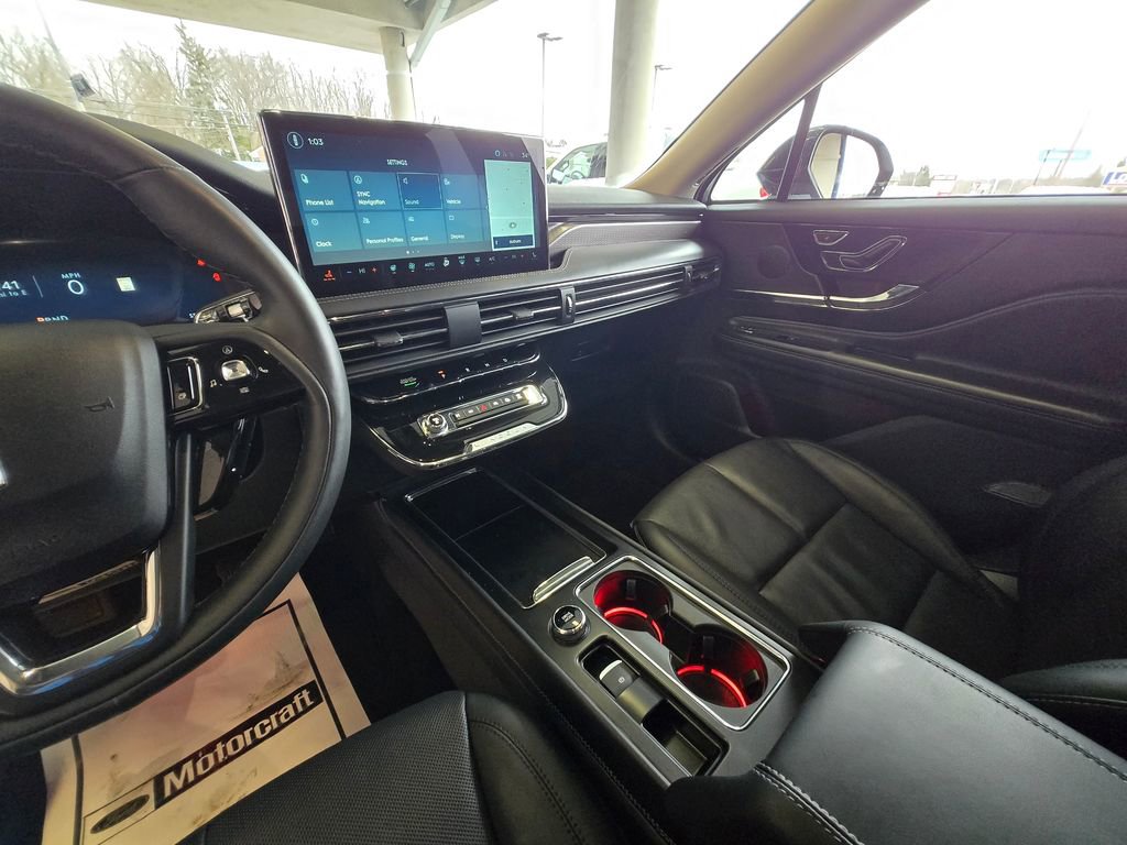 Used 2025 Lincoln Corsair Reserve w/ Jet Appearance Package image 18