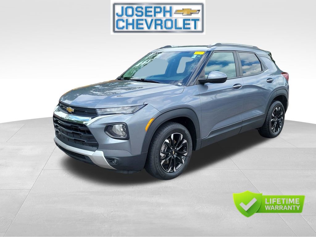 Used 2022 Chevrolet TrailBlazer LT w/ Convenience Package FWD image 2