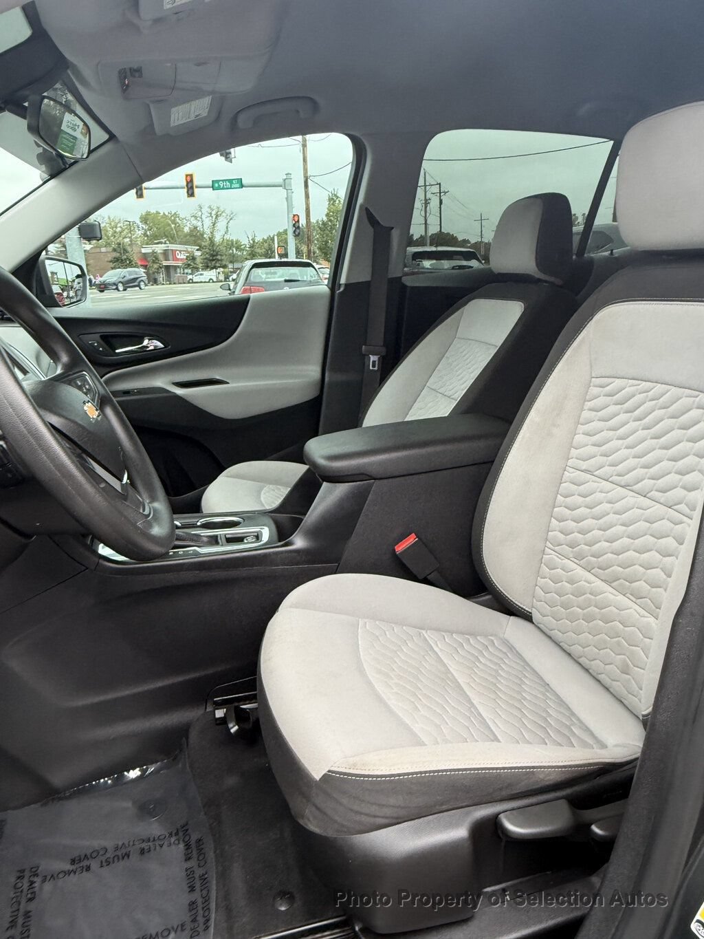 Used 2018 Chevrolet Equinox LS FWD image 31
