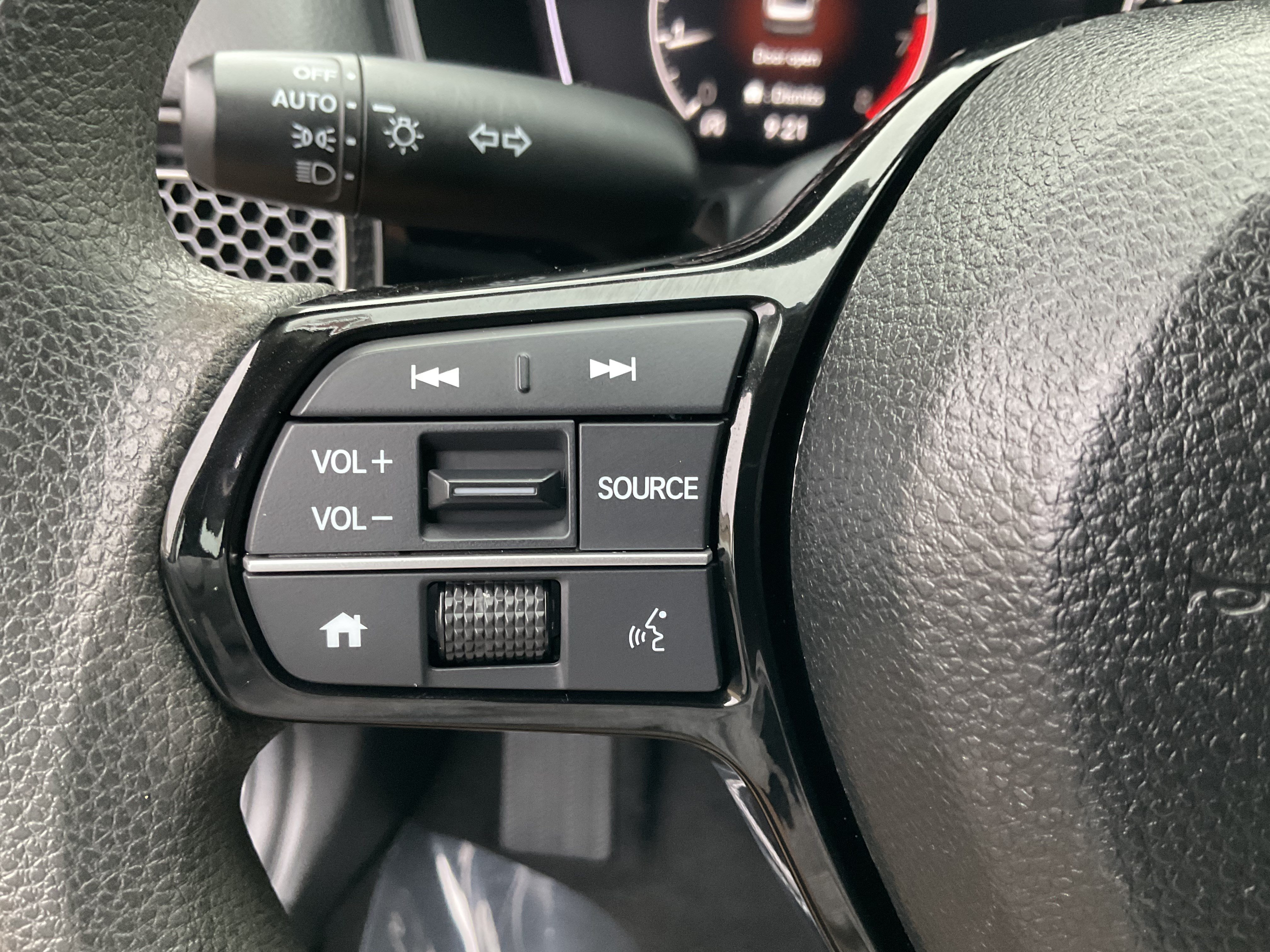 Used 2025 Honda Civic LX image 29