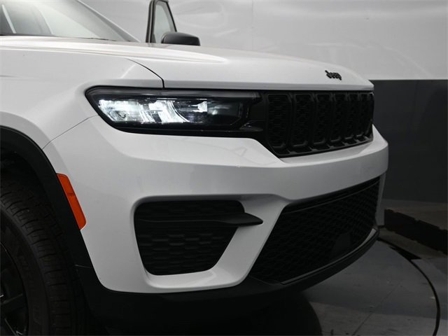 New 2025 Jeep Grand Cherokee Altitude image 29