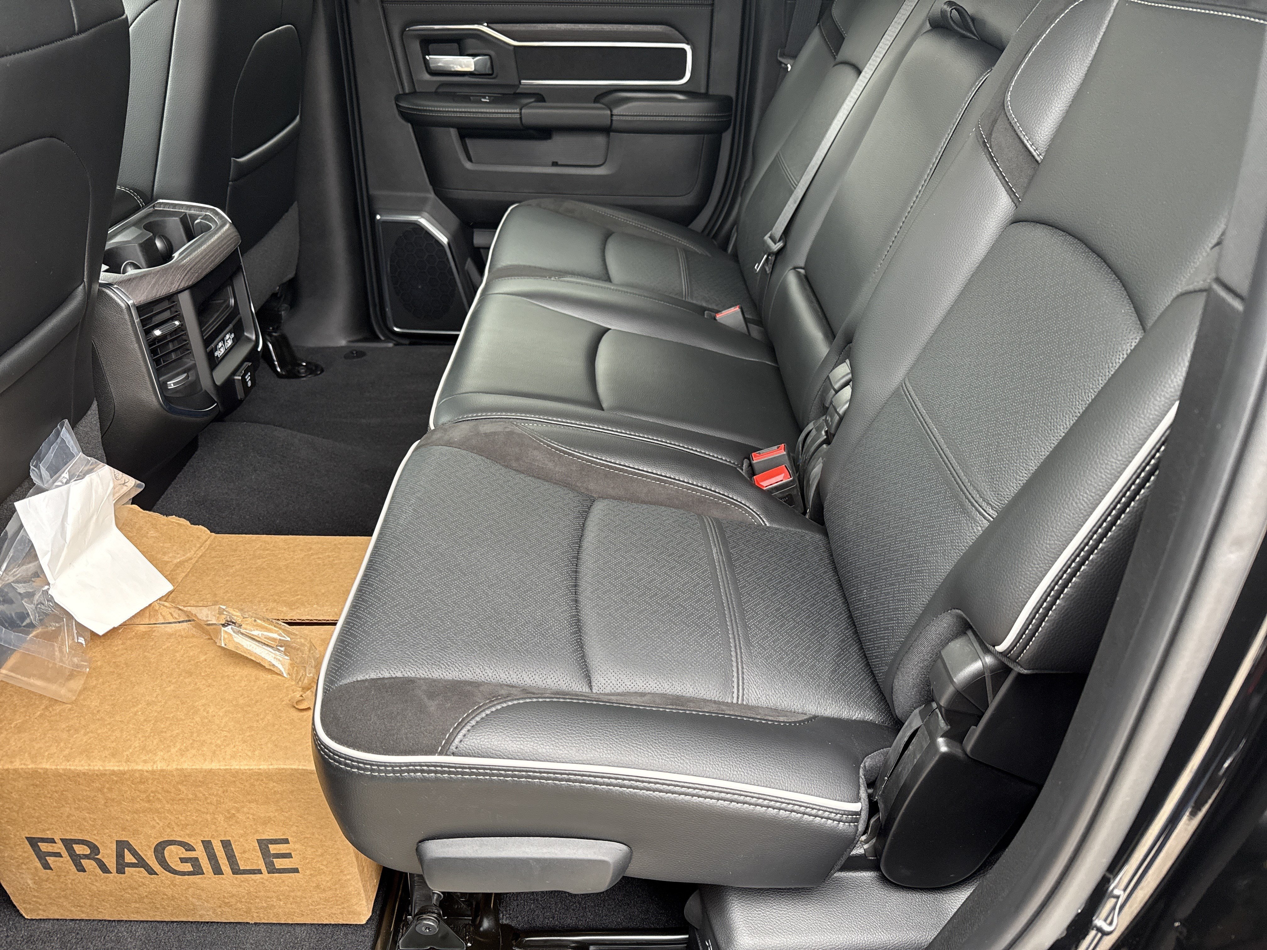 New 2025 RAM 2500 Laramie w/ Towing Technology Group AWD/4WD image 23
