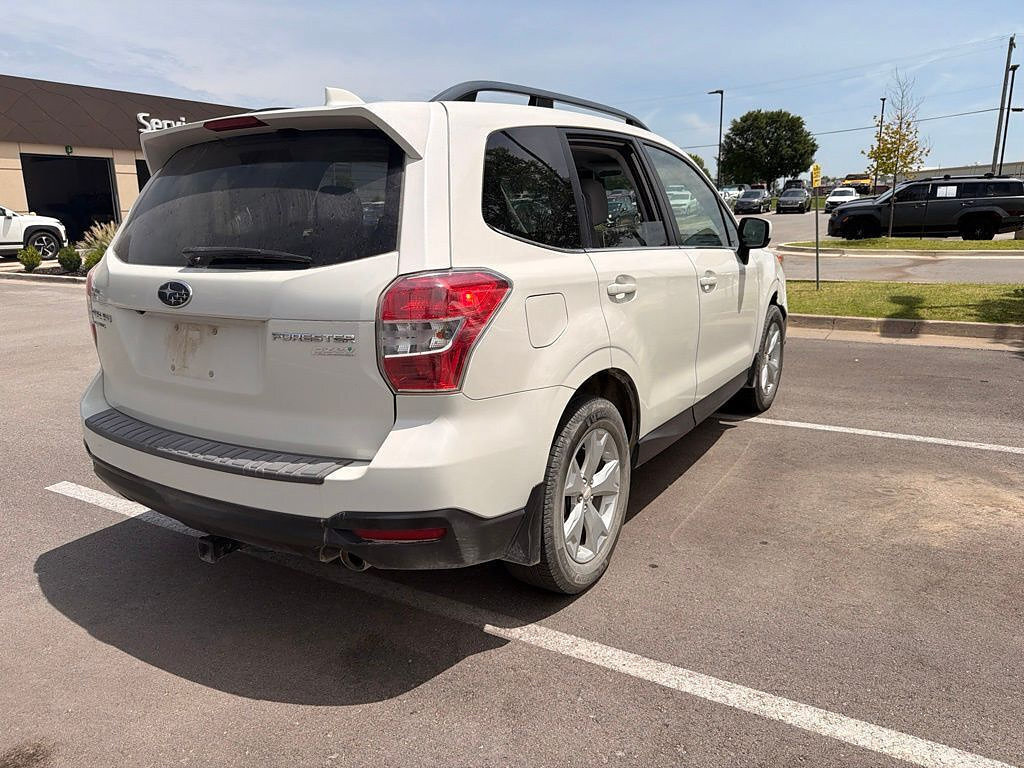 Used 2016 Subaru Forester 2.5i Limited AWD/4WD image 5