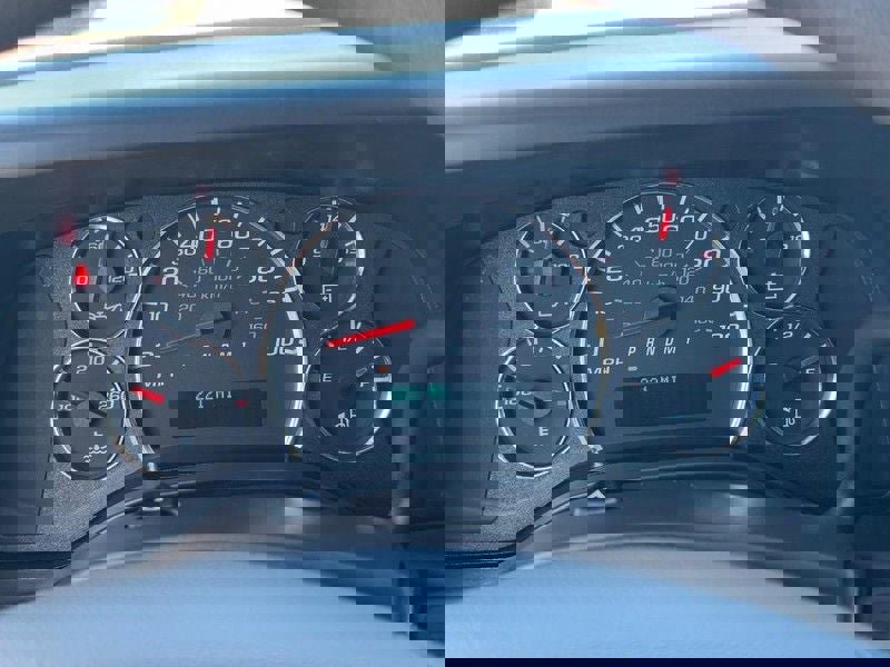 Used 2025 Chevrolet Express 2500 w/ Driver Convenience Package image 15