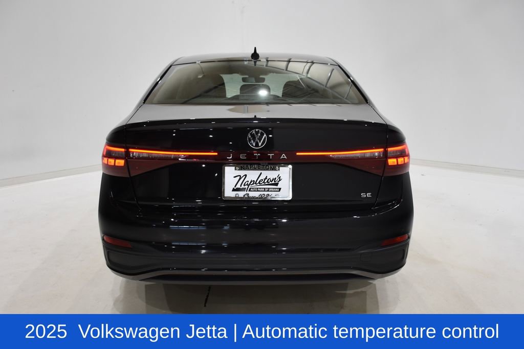 Used 2025 Volkswagen Jetta SE image 5