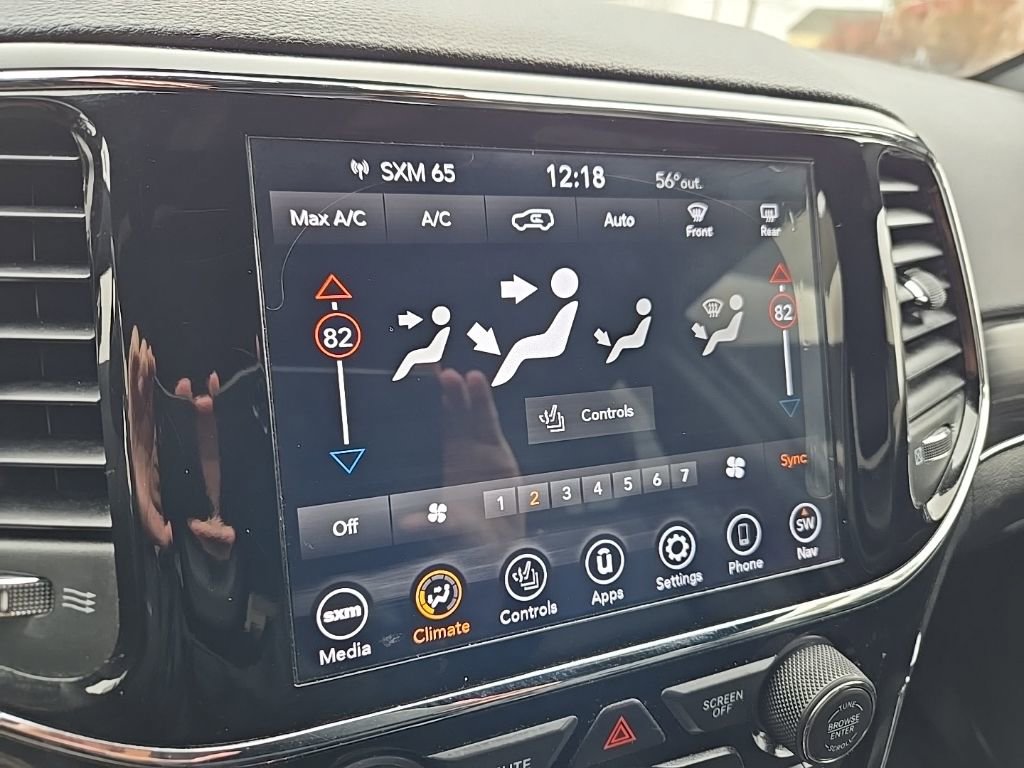 Used 2020 Jeep Grand Cherokee Limited image 27