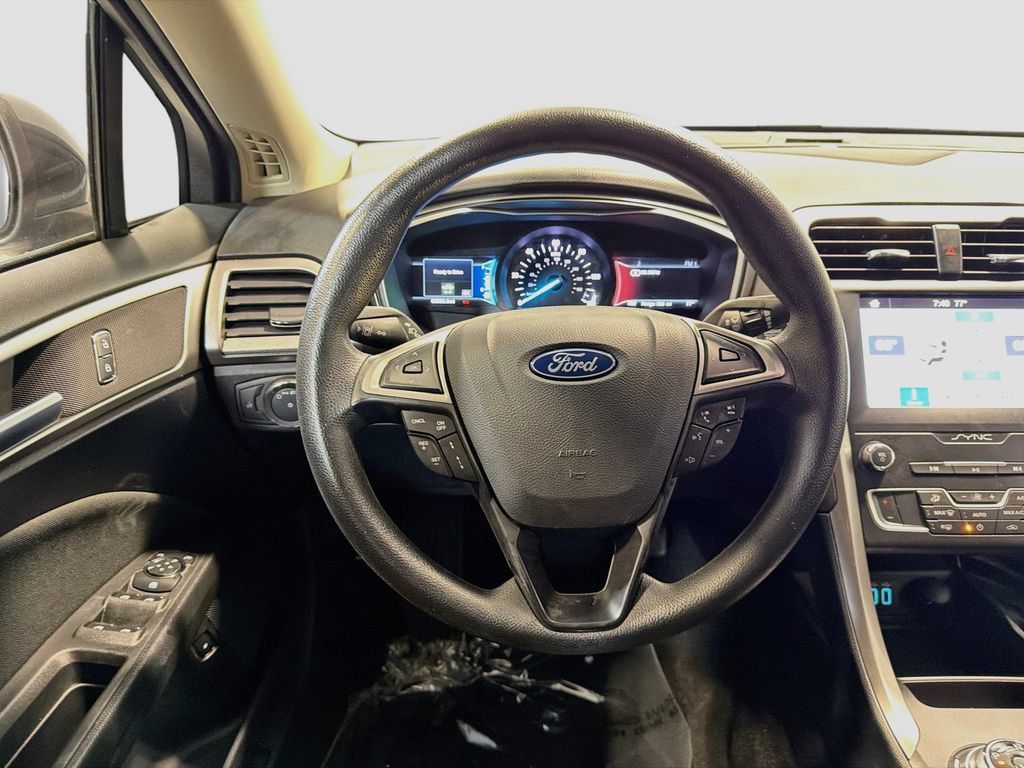 Used 2019 Ford Fusion SE FWD image 23