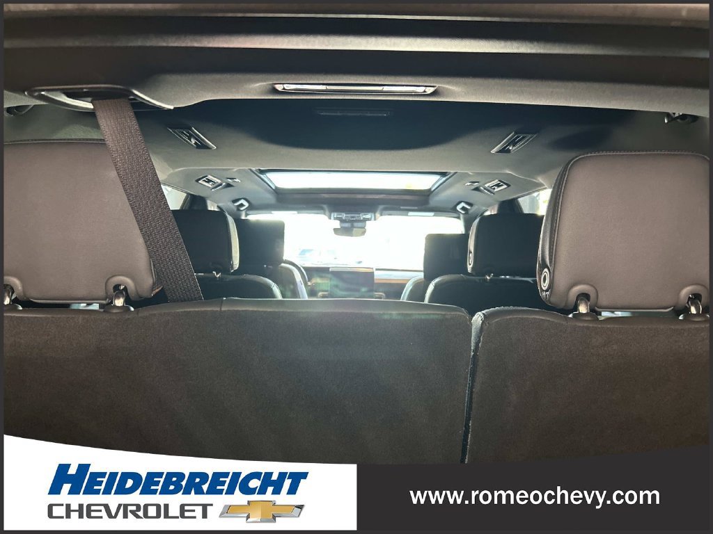 Used 2025 GMC Yukon AT4 w/ AT4 Premium Plus Package AWD/4WD image 33