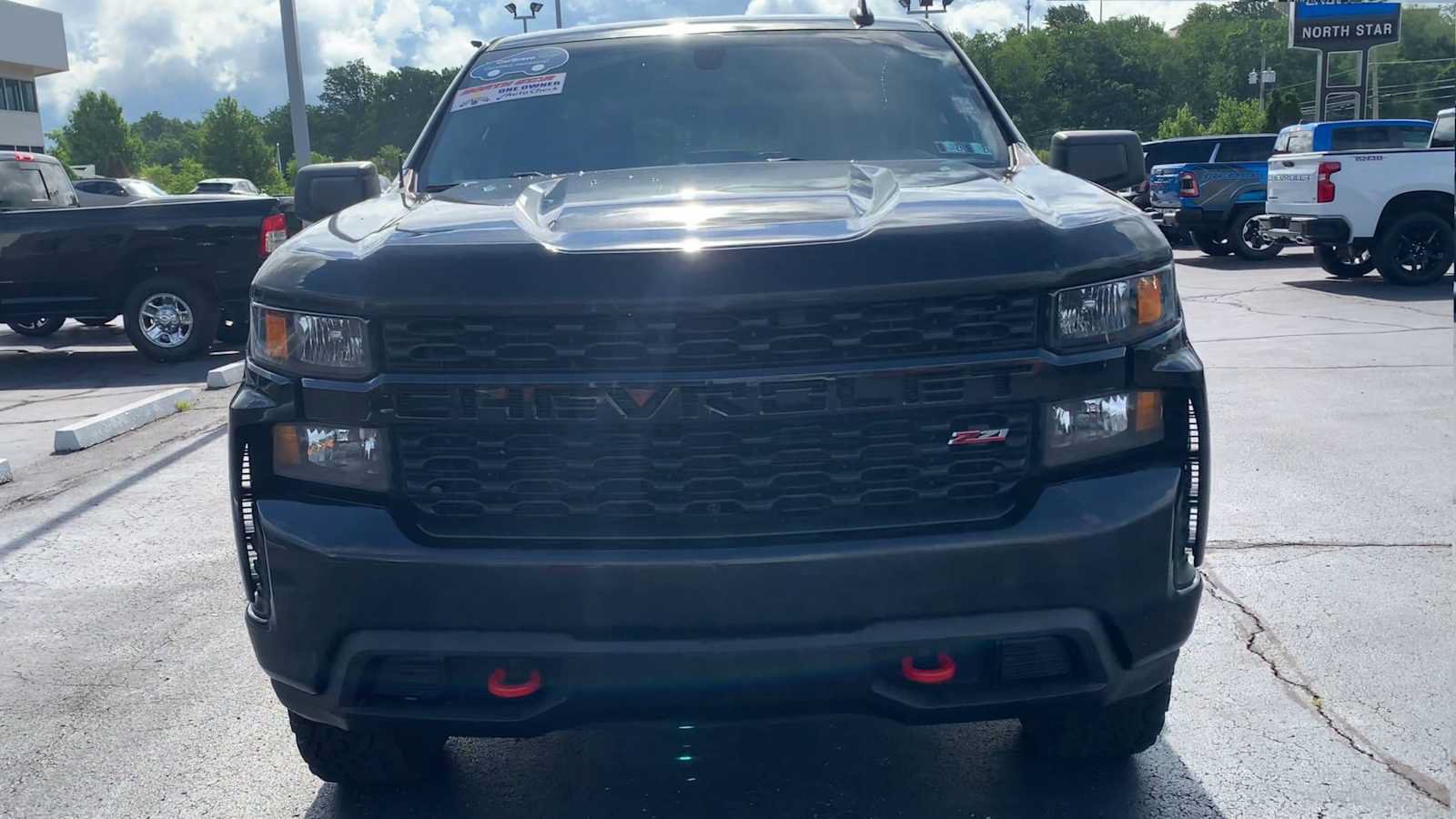 Certified 2021 Chevrolet Silverado 1500 Custom Trail Boss w/ LPO, Dark Essentials Package AWD/4WD image 3