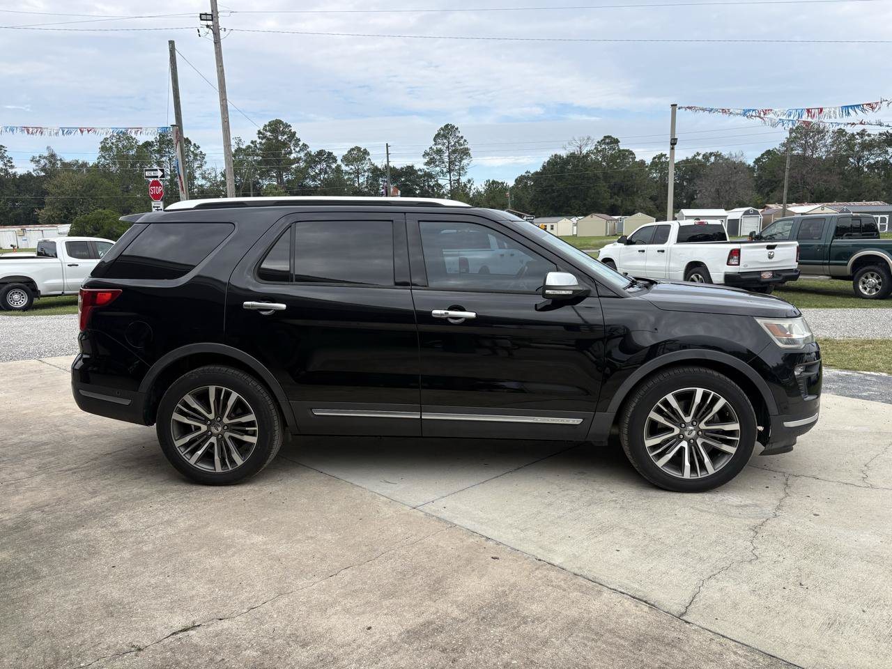 Used 2018 Ford Explorer Platinum AWD/4WD image 4