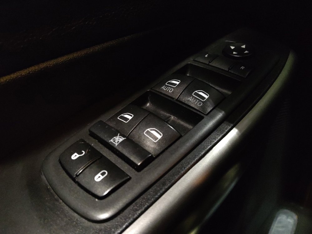 Used 2020 Jeep Cherokee Limited image 27