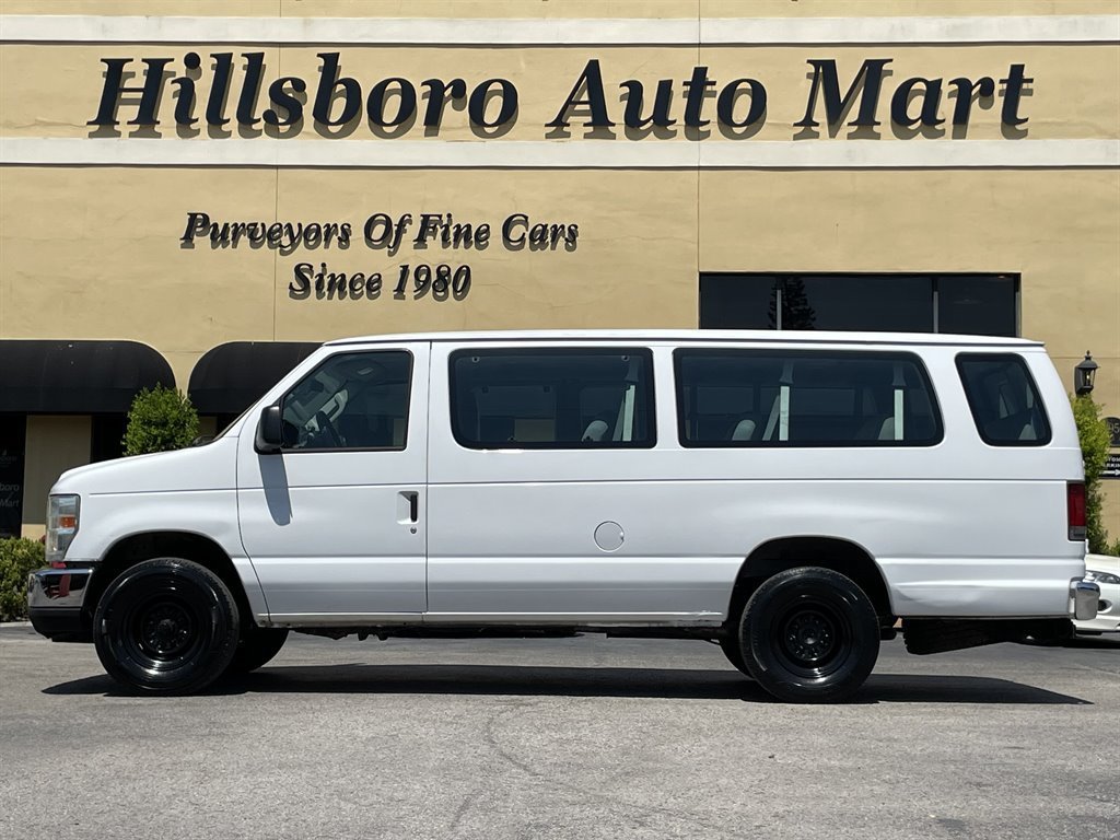 Used 2009 Ford E-350 and Econoline 350 XLT RWD image 4