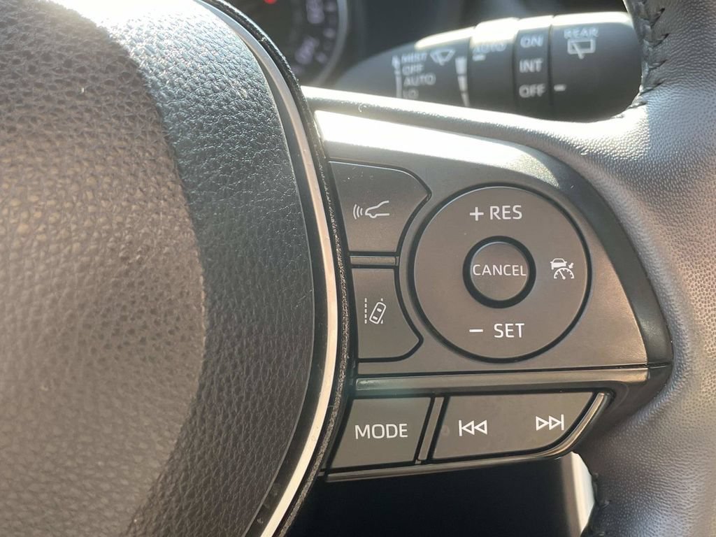 Used 2021 Toyota RAV4 XLE w/ XLE Grade Weather Package AWD/4WD image 28
