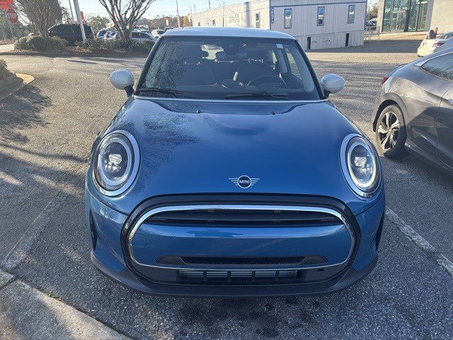 Used 2024 MINI Cooper 2-Door Hardtop image 2