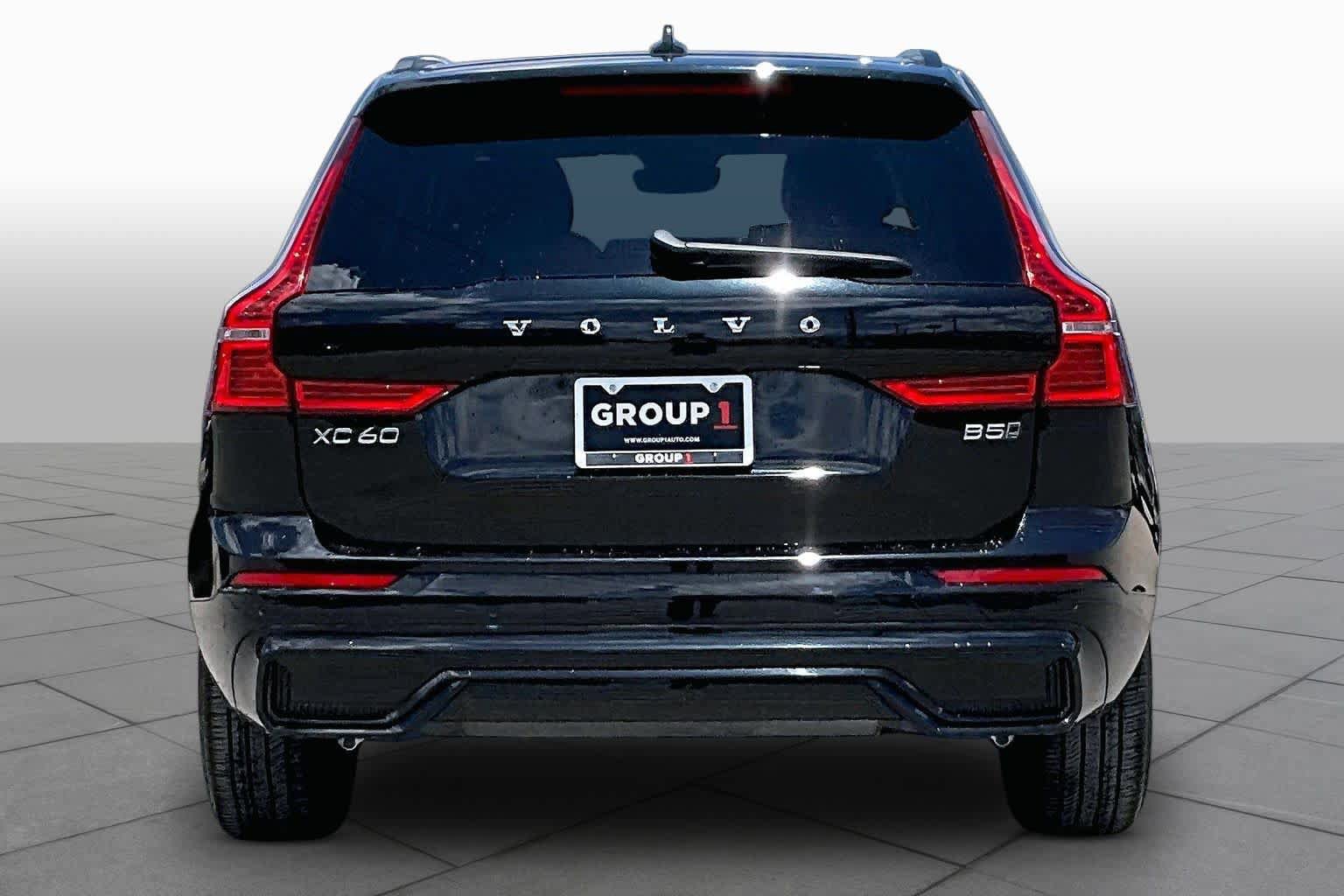 Used 2024 Volvo XC60 B5 Core AWD/4WD image 5