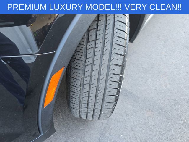 Used 2022 Cadillac XT4 Premium Luxury w/ Safety Alert Package AWD/4WD image 25