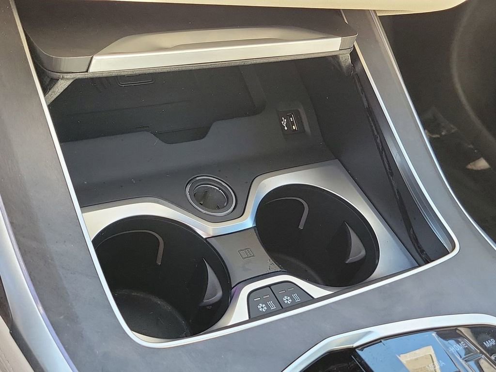 Used 2025 BMW X7 M60i image 30