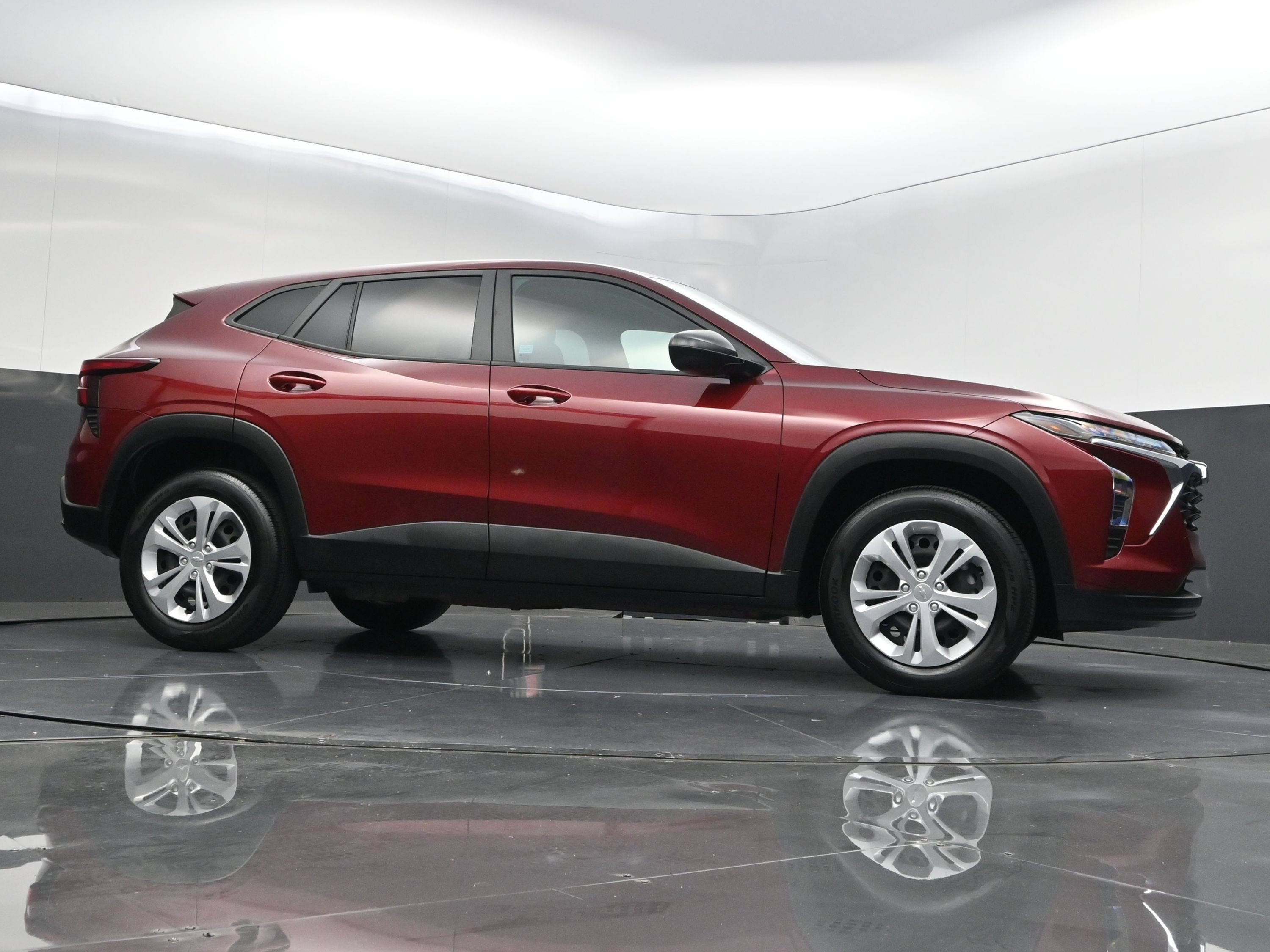 Used 2024 Chevrolet Trax LS FWD image 39