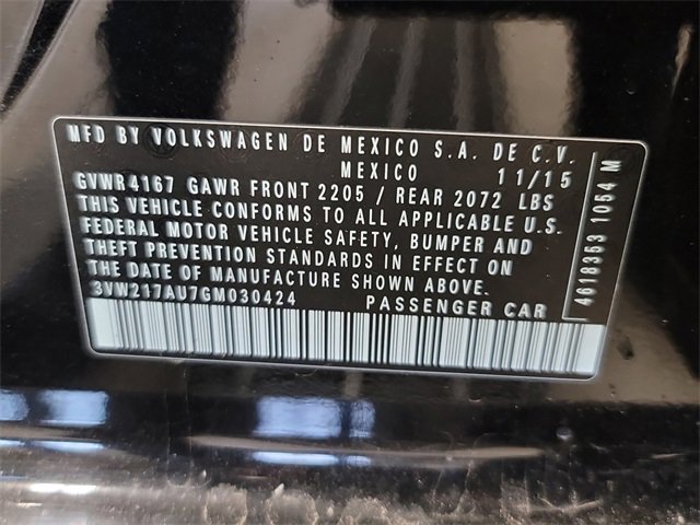 Used 2016 Volkswagen Golf S image 30