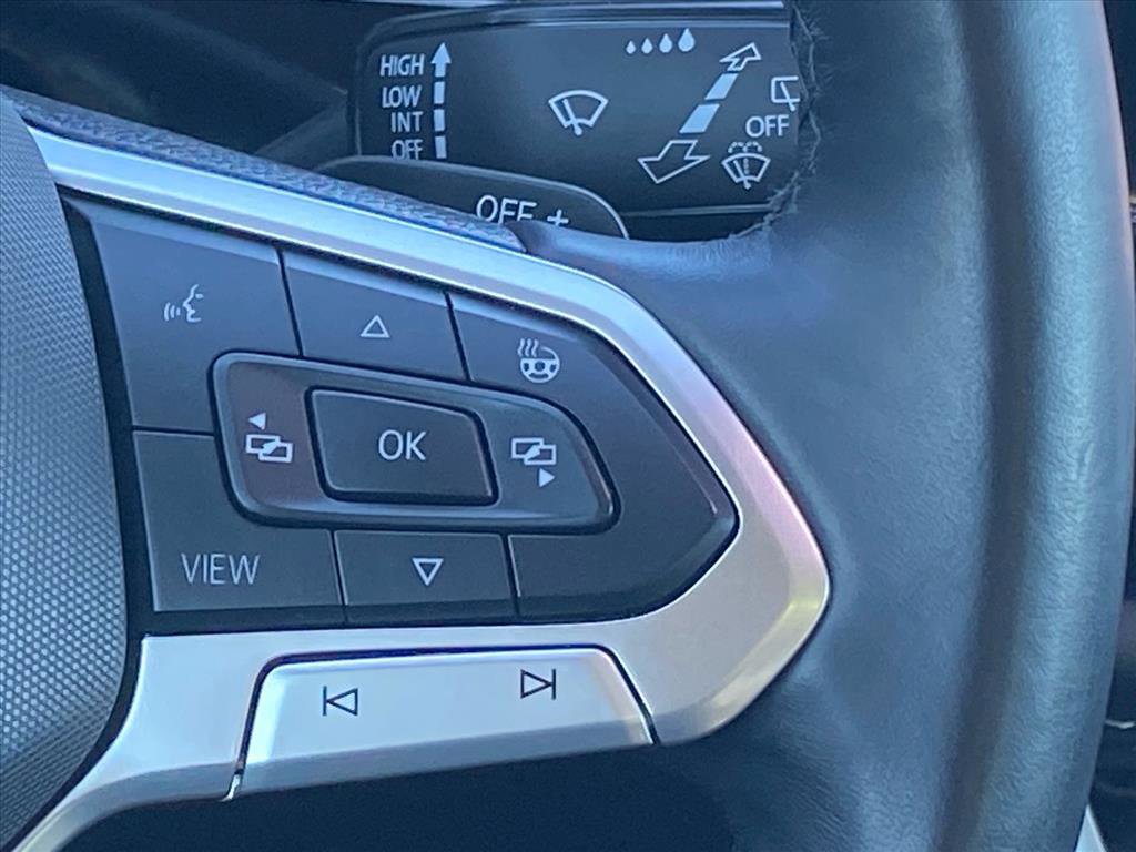 Certified 2024 Volkswagen Atlas SEL Premium R-Line image 9