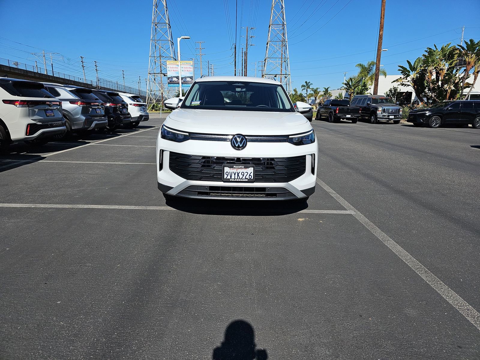 Used 2025 Volkswagen Tiguan S image 2