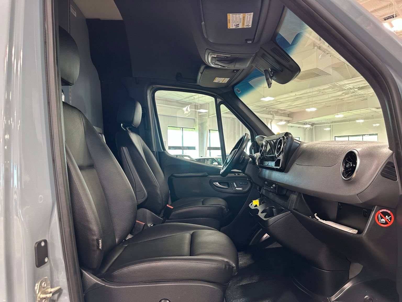 Used 2021 Mercedes-Benz Sprinter 2500 image 34
