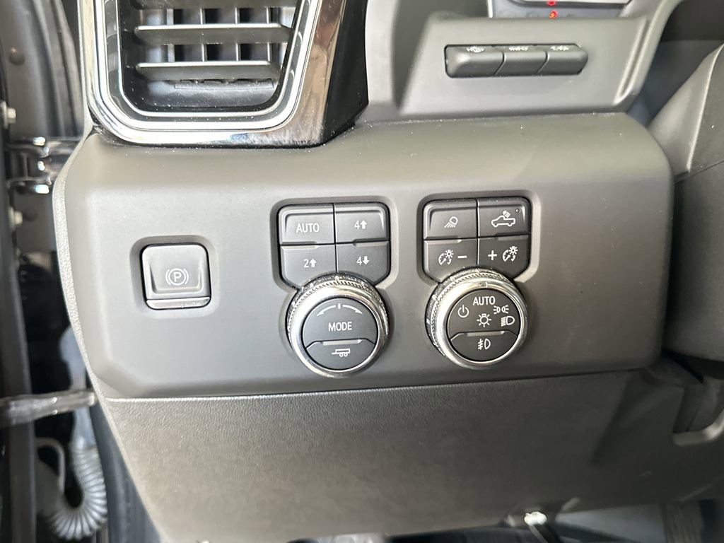 Certified 2024 GMC Sierra 3500 Denali Ultimate AWD/4WD image 26