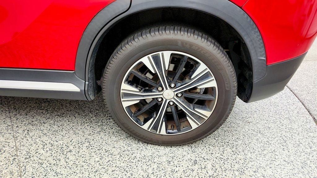 Used 2020 Mitsubishi Eclipse Cross SEL AWD/4WD image 9