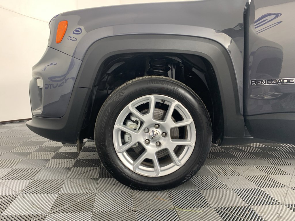 Used 2022 Jeep Renegade Latitude w/ Convenience Group AWD/4WD image 12