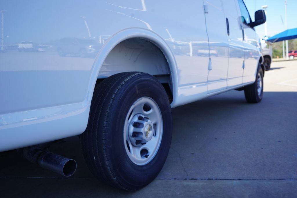 New 2026 Chevrolet Express 2500 Extended w/ Driver Convenience Package RWD image 6