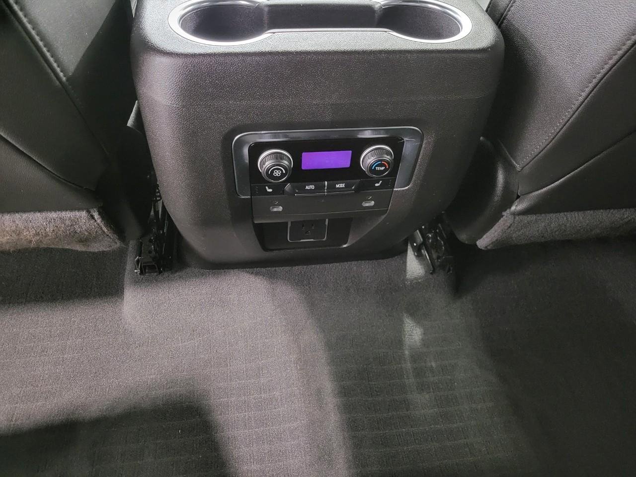 Used 2021 Chevrolet Suburban LT w/ Luxury Package image 22