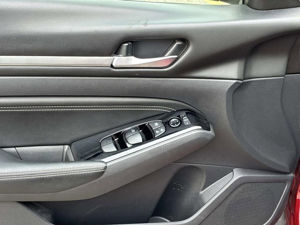 Certified 2021 Nissan Altima 2.5 SV w/ SV Premium Package image 18