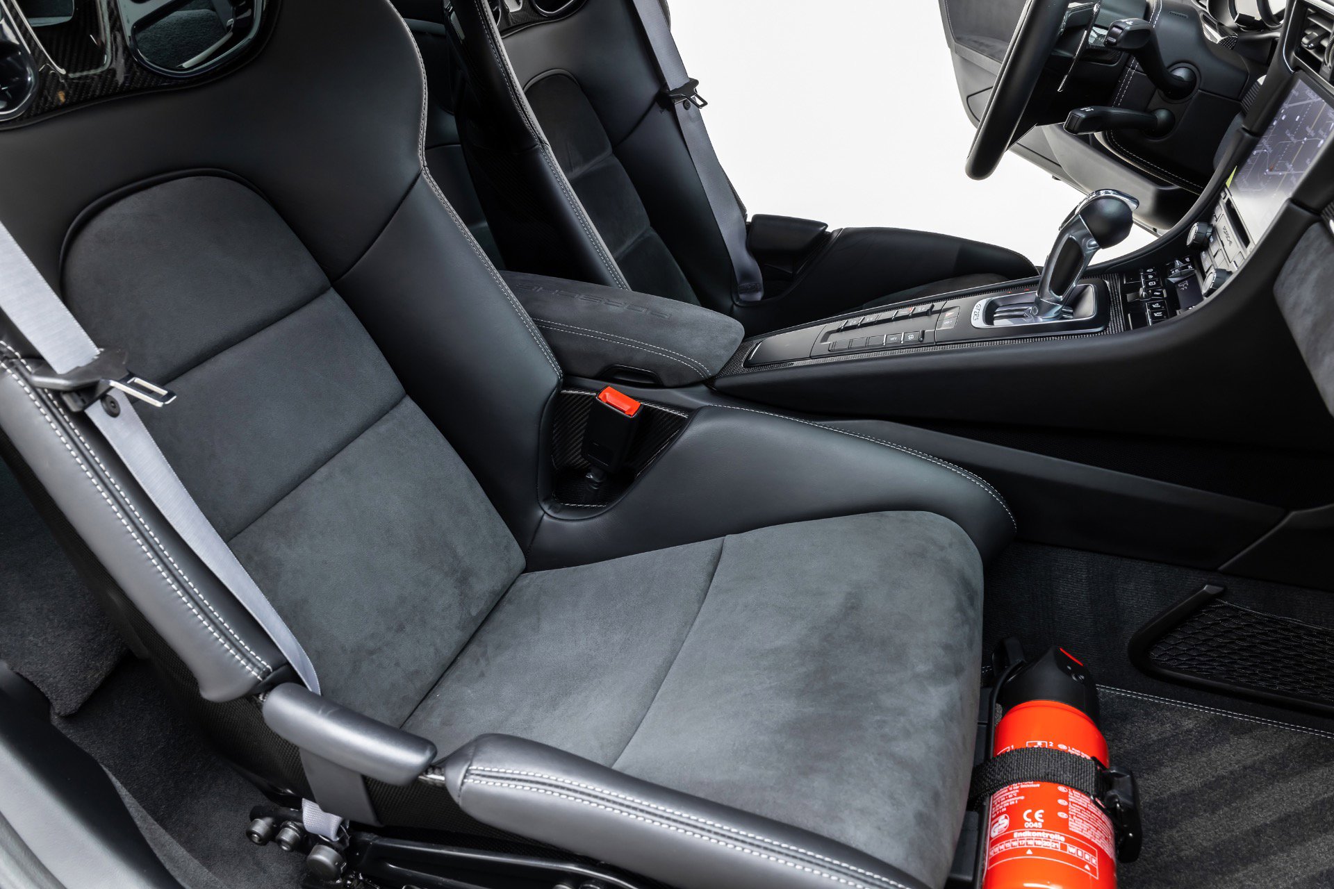 Used 2018 Porsche 911 GT2 RS image 36