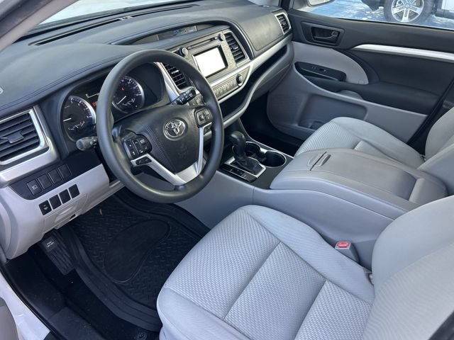 Used 2019 Toyota Highlander LE FWD image 10