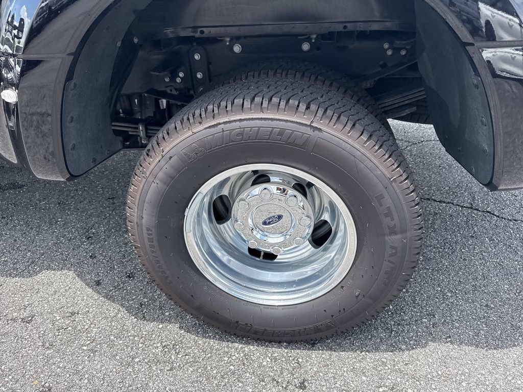 Used 2025 Ford F350 Lariat w/ Chrome Package AWD/4WD image 18