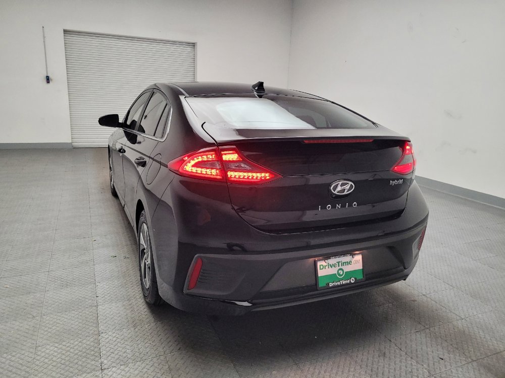 Used 2018 Hyundai Ioniq SEL image 6